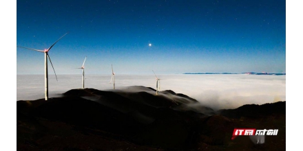 [picture] Changning, Hunan: the sea of clouds on a moonlit night is picturesque